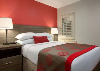 Ramada by Wyndham Oakland Downtown City Center hotel thumbnail 5