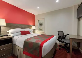 Ramada by Wyndham Oakland Downtown City Center hotel thumbnail 8