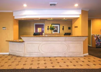 Oakland Airport Executive Hotel hotel thumbnail 2