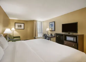 Clarion Inn Asheville Airport hotel thumbnail 7