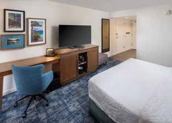 Hampton Inn & Suites Asheville Airport hotel thumbnail 7