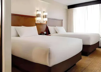 Comfort Suites Milwaukee West hotel thumbnail 7