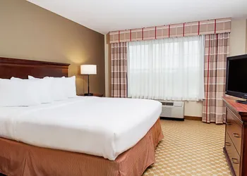 Country Inn & Suites by Radisson, Milwaukee West (Brookfield), WI hotel thumbnail 8