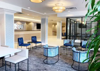 DoubleTree by Hilton Milwaukee Downtown hotel thumbnail 2