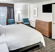 DoubleTree by Hilton Milwaukee Downtown hotel detail image 5