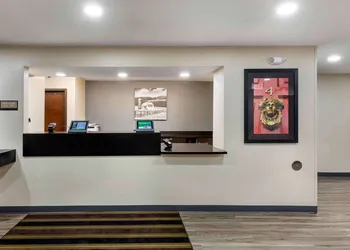 Extended Stay America Select Suites - Milwaukee - Waukesha hotel thumbnail 3