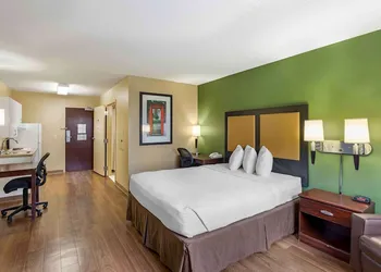 Extended Stay America Select Suites - Milwaukee - Waukesha hotel thumbnail 8