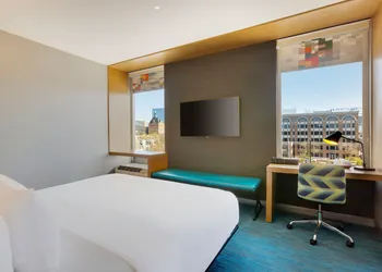 Aloft by Marriott Milwaukee Downtown hotel thumbnail 6