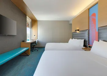Aloft by Marriott Milwaukee Downtown hotel thumbnail 8