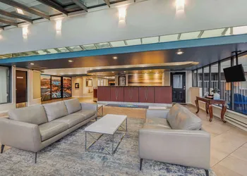 Days Inn by Wyndham Victoria On The Harbour hotel thumbnail 2