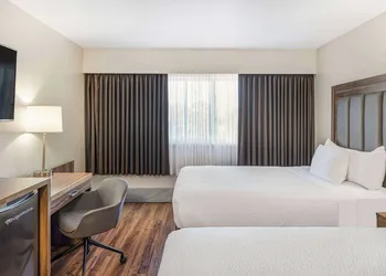 Days Inn by Wyndham Victoria On The Harbour hotel thumbnail 7