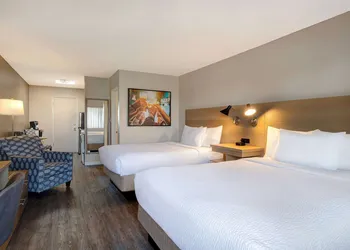 Days Inn by Wyndham Victoria Uptown hotel thumbnail 5