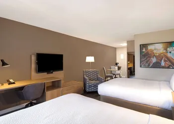 Days Inn by Wyndham Victoria Uptown hotel thumbnail 6