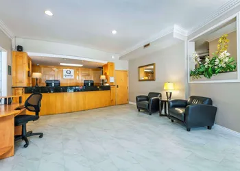 Quality Inn Downtown Inner Harbour hotel thumbnail 7