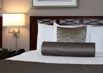 Red Lion Inn and Suites hotel thumbnail 7
