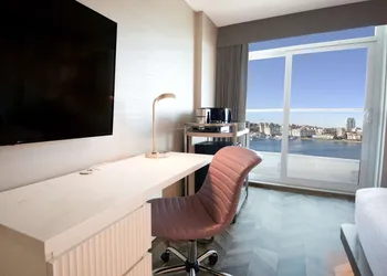 Coast Victoria Hotel & Marina by APA hotel thumbnail 4