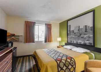 Super 8 by Wyndham College Park Wash DC Area hotel thumbnail 7