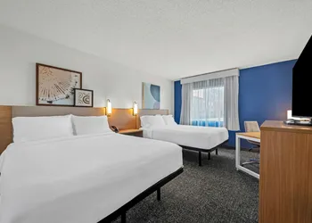 Spark by Hilton Cleveland Beachwood hotel thumbnail 8