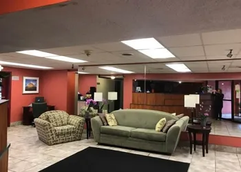 Days Inn by Wyndham Cleveland Lakewood hotel thumbnail 3