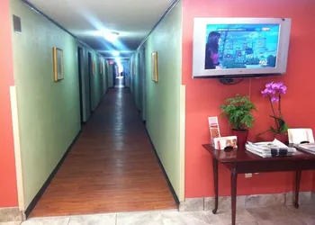 Days Inn by Wyndham Cleveland Lakewood hotel thumbnail 4