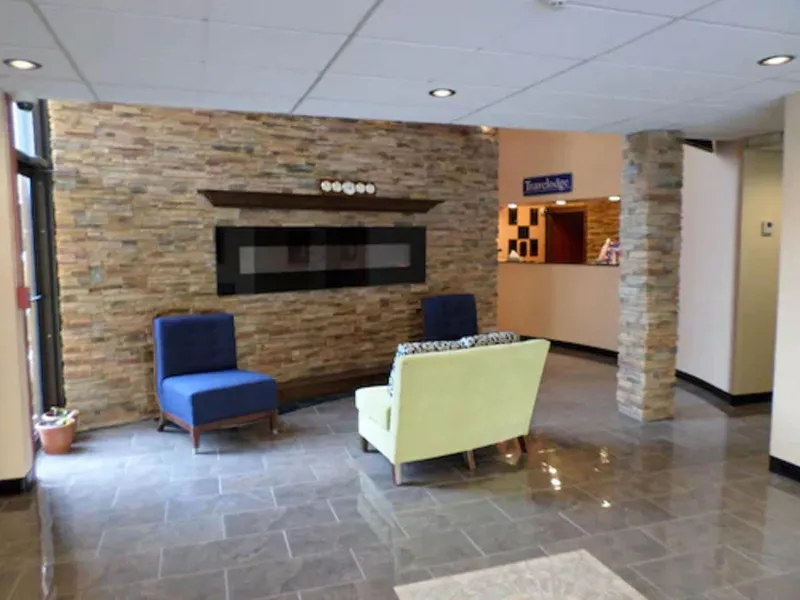 Travelodge by Wyndham Cleveland Lakewood hotel detail image 6