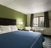 Travelodge by Wyndham Cleveland Lakewood hotel detail image 7