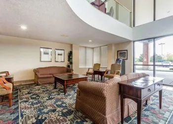 Comfort Inn Cleveland Airport hotel thumbnail 2