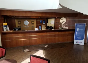 Comfort Inn Cleveland Airport hotel thumbnail 5