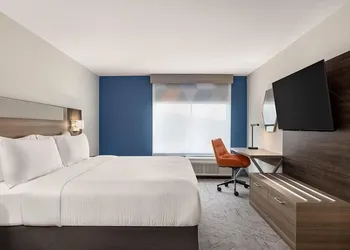 Holiday Inn Express And Suites Raleigh West Lenovo Center by IHG hotel thumbnail 7