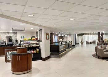 Hilton Long Island/Huntington hotel thumbnail 2