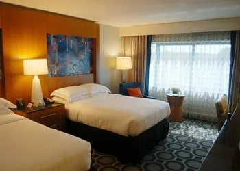 Hilton Long Island/Huntington hotel thumbnail 8