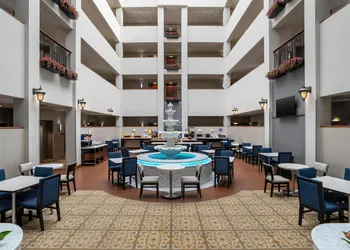Hampton Inn & Suites Rockville Centre hotel thumbnail 3