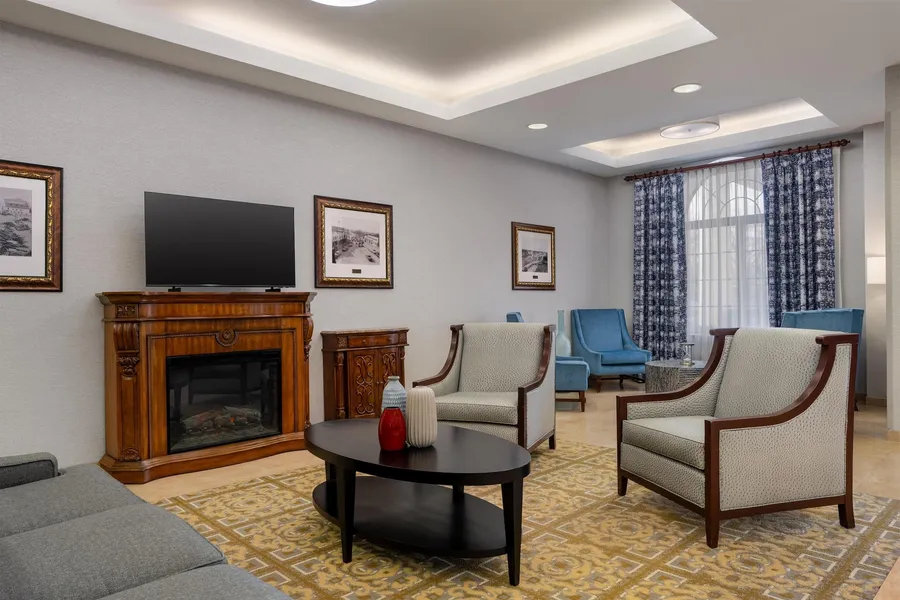 Hampton Inn & Suites Rockville Centre hotel detail image 6