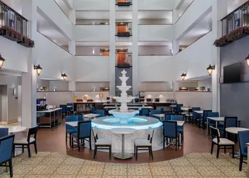 Hampton Inn & Suites Rockville Centre hotel thumbnail 7