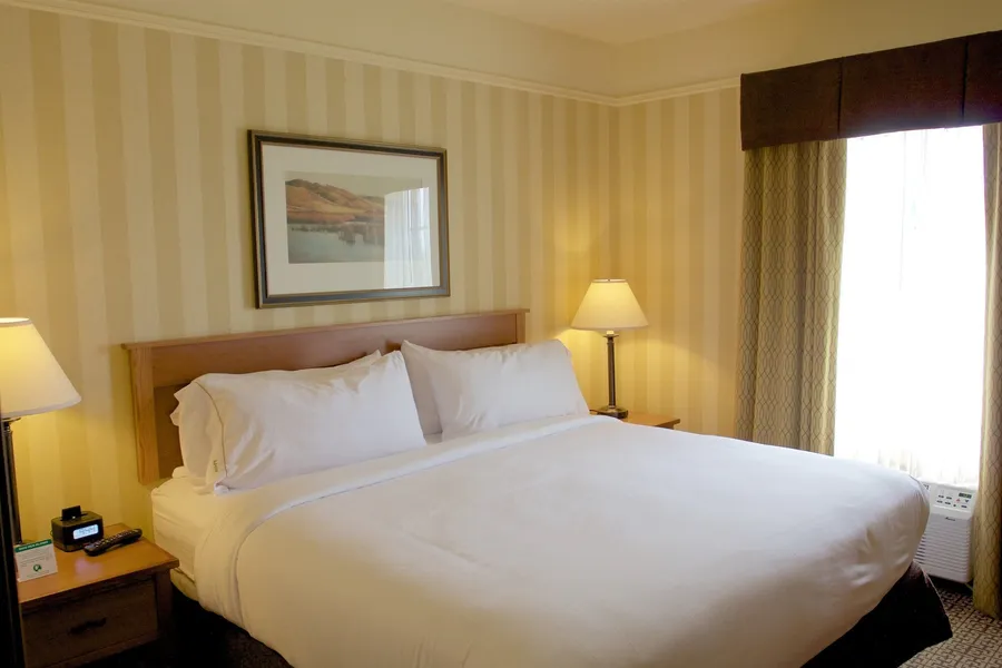 Holiday Inn Express & Suites Astoria by IHG hotel detail image 6