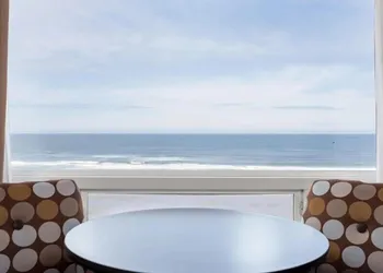 Seagrass Oceanfront Inn hotel thumbnail 6