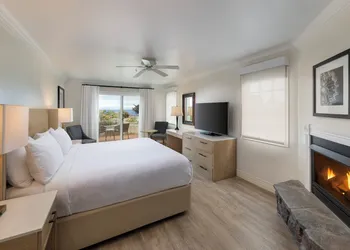 Pelican Inn & Suites hotel thumbnail 4