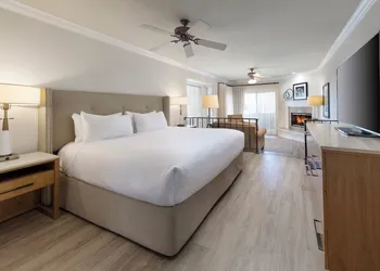 Pelican Inn & Suites hotel thumbnail 5