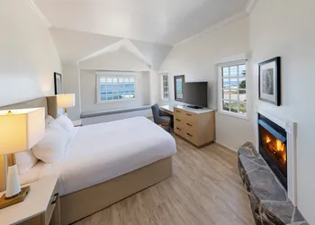 Pelican Inn & Suites hotel thumbnail 7