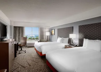 DoubleTree by Hilton San Francisco Airport North Bayfront hotel thumbnail 4