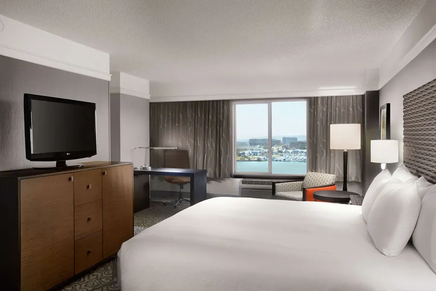 DoubleTree by Hilton San Francisco Airport North Bayfront hotel detail image 6
