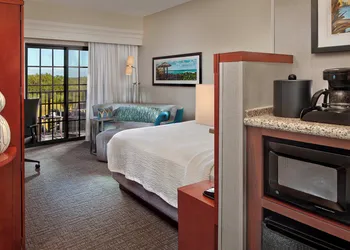 Courtyard By Marriott Stuart hotel thumbnail 8