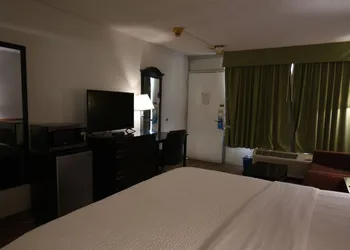 Days Inn by Wyndham Stuart hotel thumbnail 6