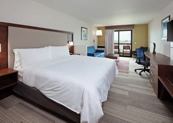 Holiday Inn Express Hotel & Suites Ventura by IHG hotel thumbnail 5