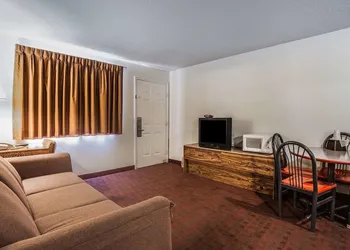 Rodeway Inn Hurricane - Zion National Park Area hotel thumbnail 8