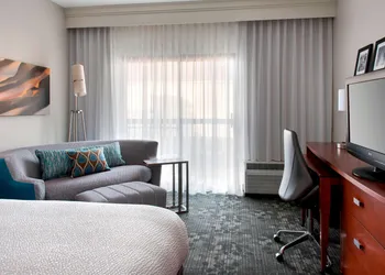 Sonesta Select Newport Middletown hotel thumbnail 4