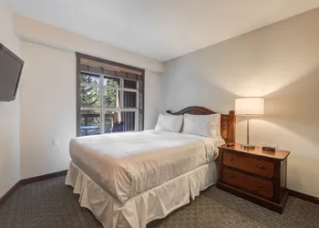 Blackcomb Springs Suites by CLIQUE hotel thumbnail 7