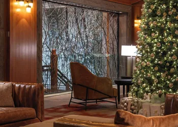 Four Seasons Resort Whistler hotel thumbnail 4
