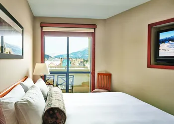 Pan Pacific Whistler Mountainside hotel thumbnail 5