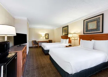 La Quinta Inn & Suites by Wyndham Bossier City hotel thumbnail 8